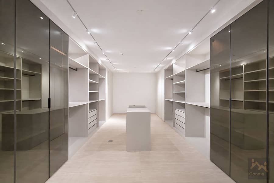 19 closet room. jpg