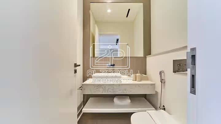 19 Bathroom (2). jpg