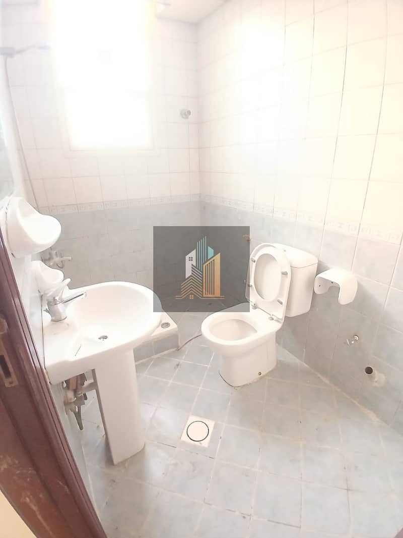 3 90023. jpg