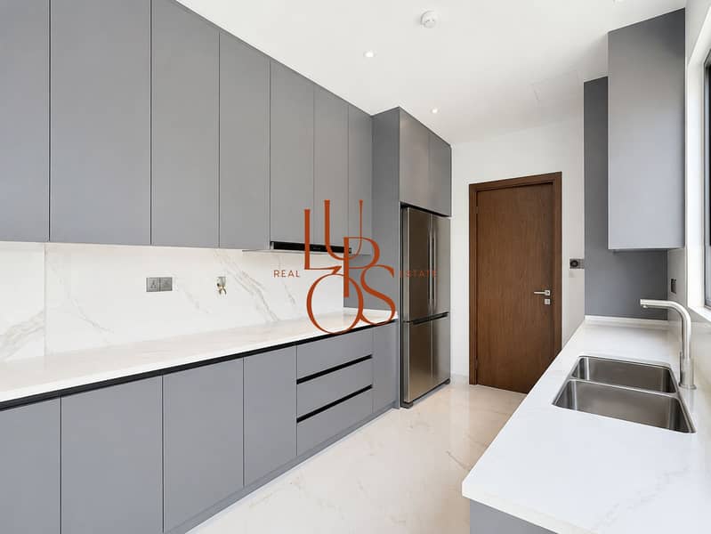 6 Villa_10_Kitchen. jpg