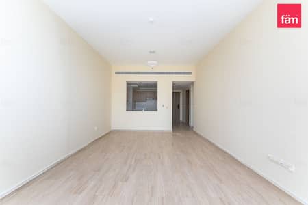 2 Bedroom Flat for Sale in Jumeirah Village Triangle (JVT), Dubai - Storage Room | Smart Home | Marina Skyline View 2 Bedroom Flat for Sale in Jumeirah Village Triangle (JVT), Dubai - Storage Room | Smart Home | Marina Skyline View