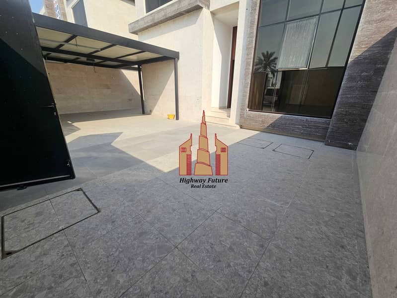 4 44327. jpg