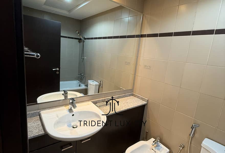 24 9b2abad6-4763-4540-96db-d16d3f4a490d. jpg