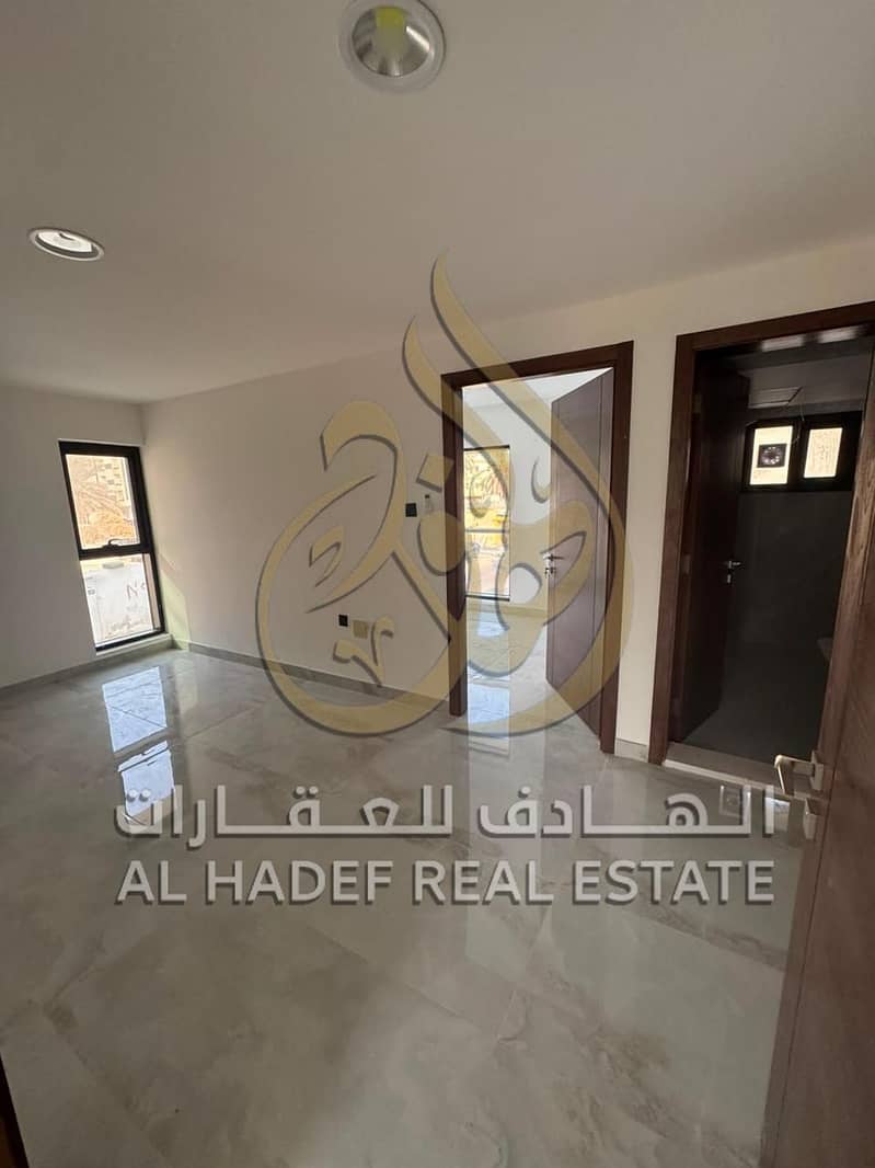4 03f00806-acc0-4e07-a086-ddfa3eca7da3. jpg