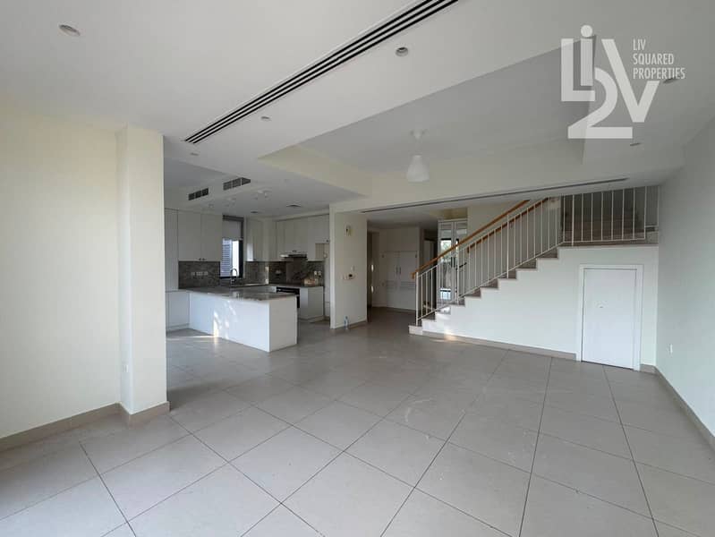 SINGLE ROW | SPACIOUS FAMILY TOWNHOUSE SINGLE ROW | SPACIOUS FAMILY TOWNHOUSE