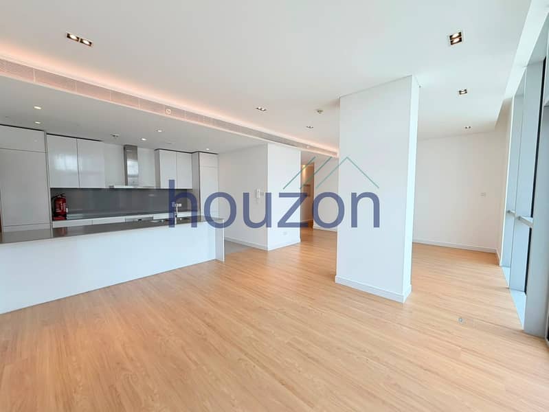 Bright+Renovated 2BR+M/R | Boulevard View | 6 Chqs Bright+Renovated 2BR+M/R | Boulevard View | 6 Chqs