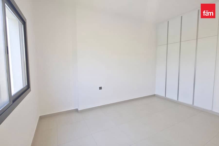 Vacant I Modern I Gated Community I Prime Location Vacant I Modern I Gated Community I Prime Location