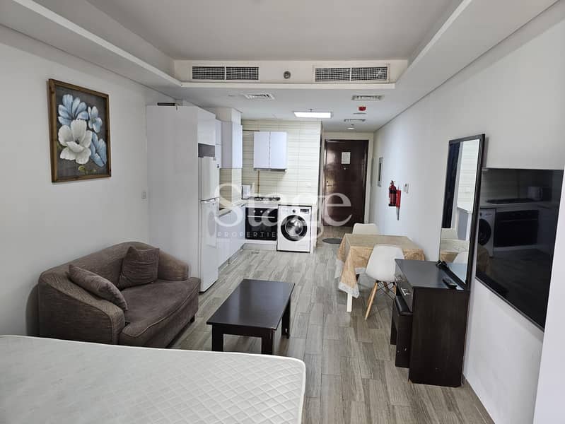 Vacant | Swimming Pool View | Fully Furnished Vacant | Swimming Pool View | Fully Furnished