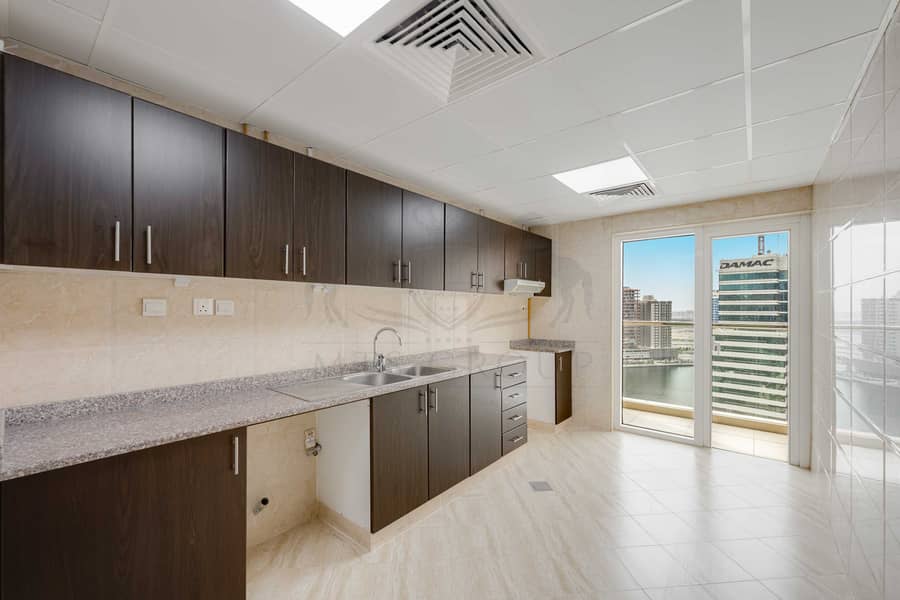 4 Kitchen. jpg