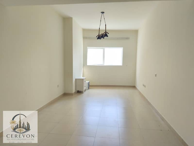 9 cd174456-5de5-4ba8-bd97-56707f3cee69. jpg