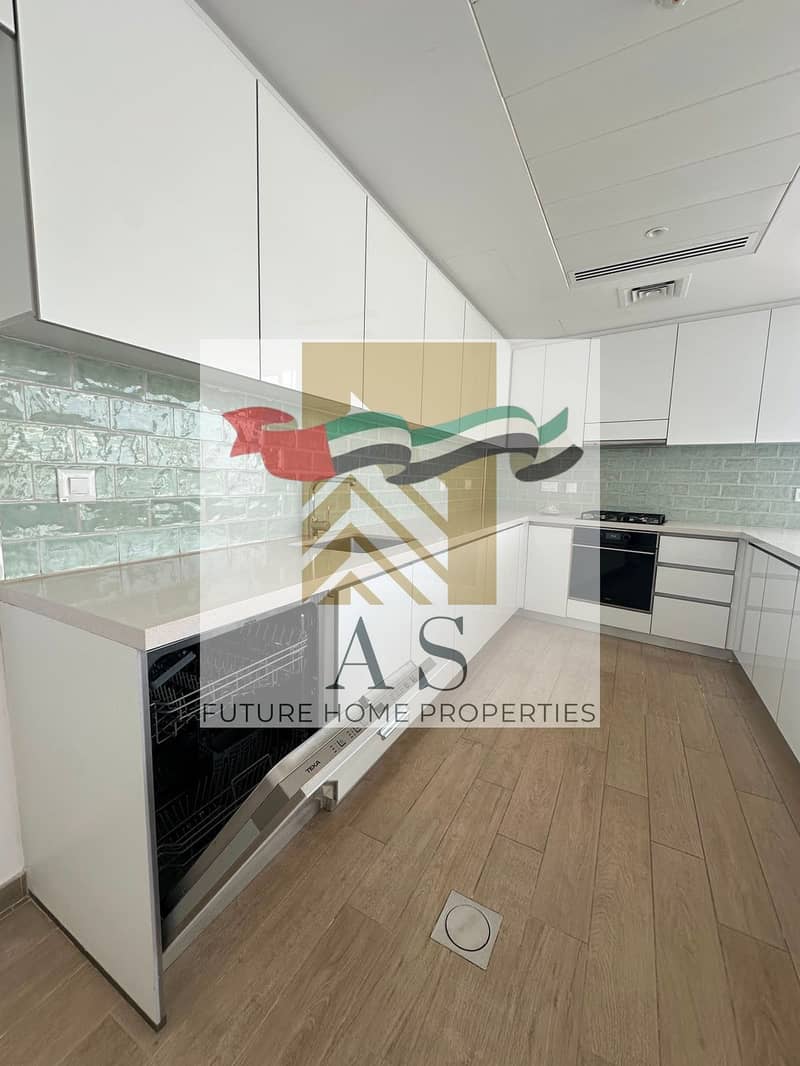 6 KITCHEN2. jpg
