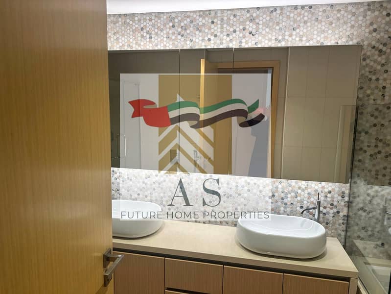 13 BATHROOM MASTER. jpg