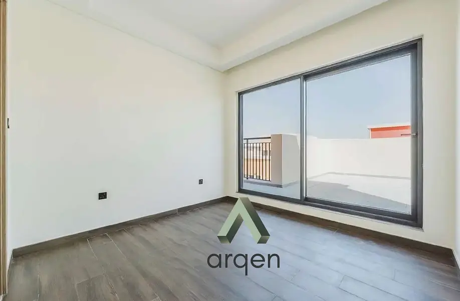 Brand New | 3 min walk to Lagoon | End Corner