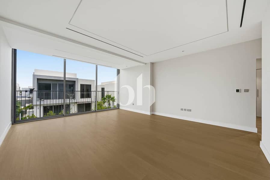 3 images image img