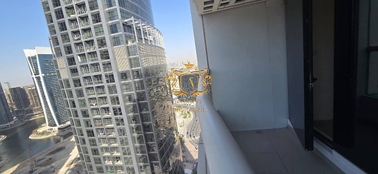 19 Balcony 01. jpeg