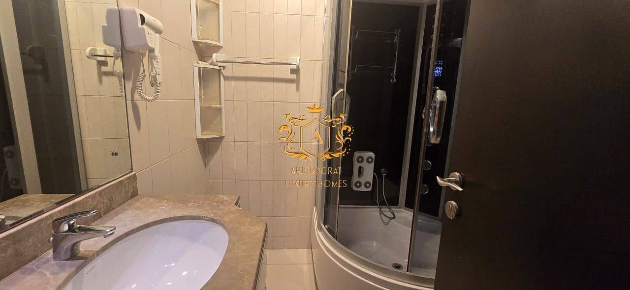 23 Bathroom 12. jpeg