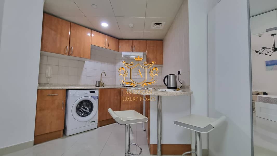 9 Kitchen 02. jpg