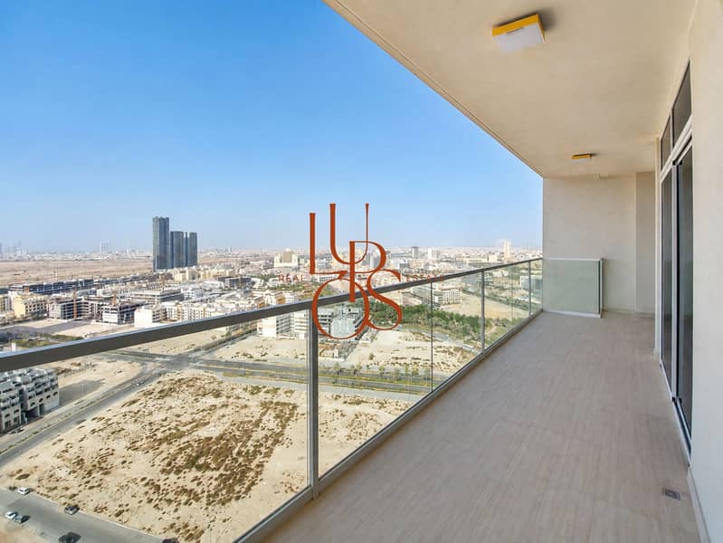 2 Apartment_10_Large_Balcony_Community_View. jpg