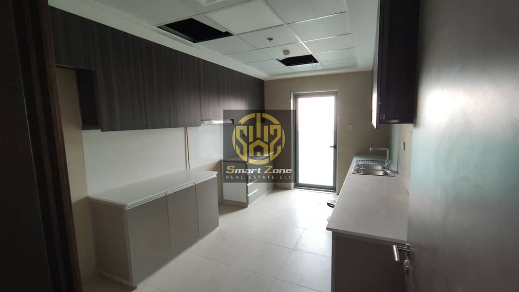 16 ece4dca4-98a5-4ae6-beed-e861bdd13669. jpg