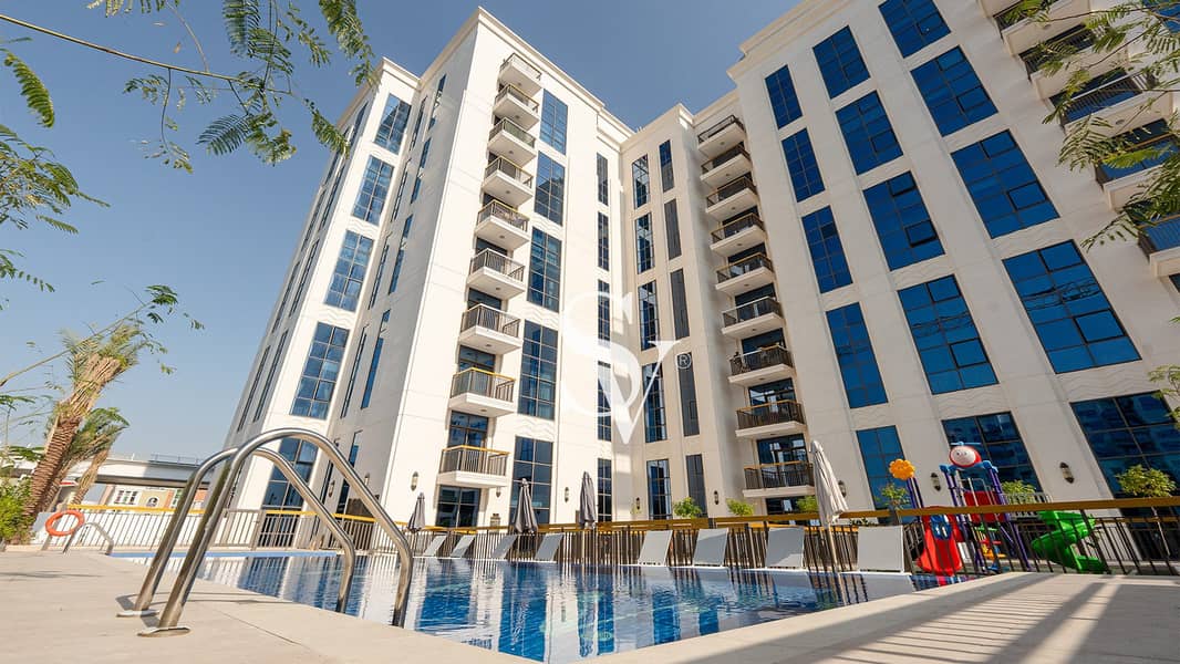 Large Balcony | Luxury 1BR | Metro & School View Large Balcony | Luxury 1BR | Metro & School View
