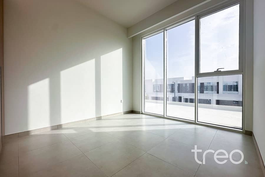 27 220 Talia, The Valley - 16. jpg