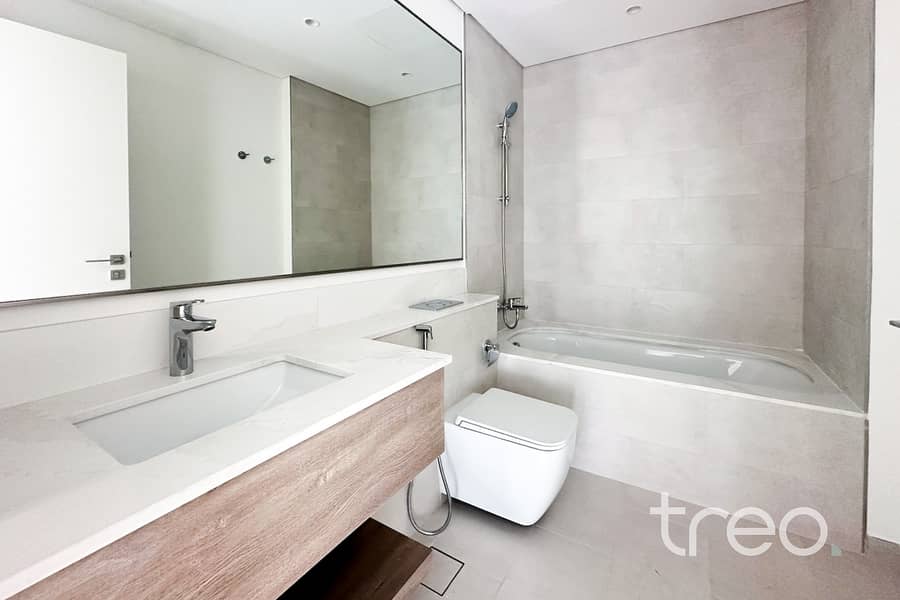 33 220 Talia, The Valley - 15. jpg