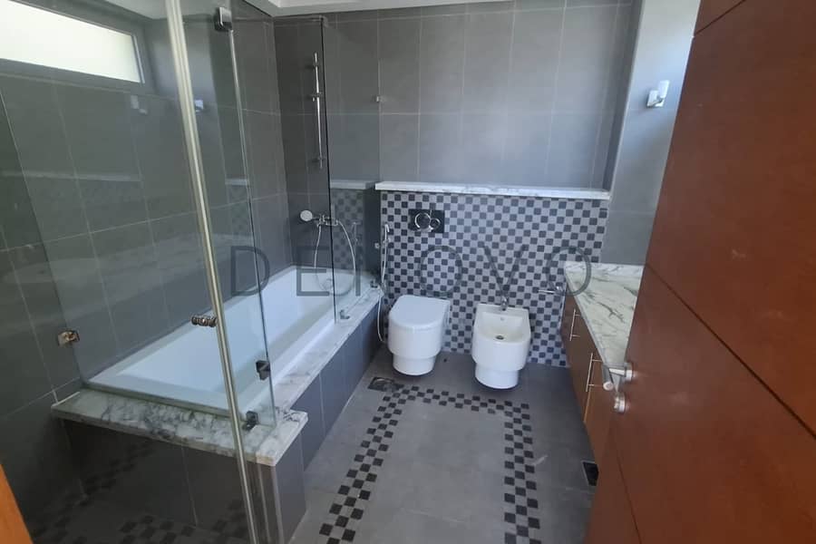 22 Property Image