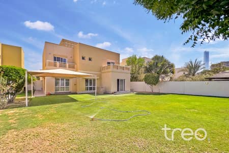 5 habitaciones Villa para en Alquiler en The Meadows, Dubai - IMG_6769-New. jpg