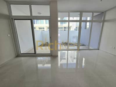 3 Bedroom Townhouse for Rent in DAMAC Hills 2 (Akoya by DAMAC), Dubai - WhatsApp Image 2026-08-19 at 1.37. 49 PM (2). jpeg 3 Bedroom Townhouse for Rent in DAMAC Hills 2 (Akoya by DAMAC), Dubai - WhatsApp Image 2026-08-19 at 1.37. 49 PM (2). jpeg