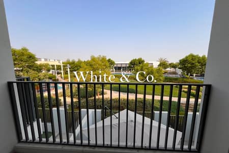 3 Bedroom Townhouse for Sale in Dubai South, Dubai - Amenity/Pool Backing | Vacant | Single Row