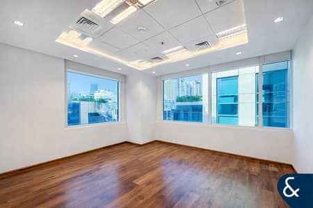 Office zum Miete in Business Bay, Dubai - Büro in Business Bay，Bay Square，Bay Square 12, 1800000 AED - 15300057