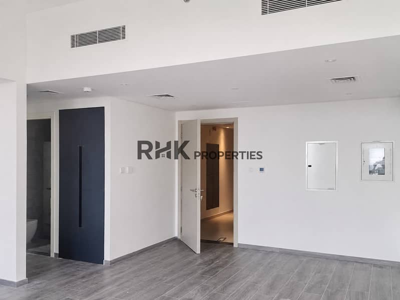 6 Unfurnished two-bedroom apartment interior in Noor 5 Midtown Dubai