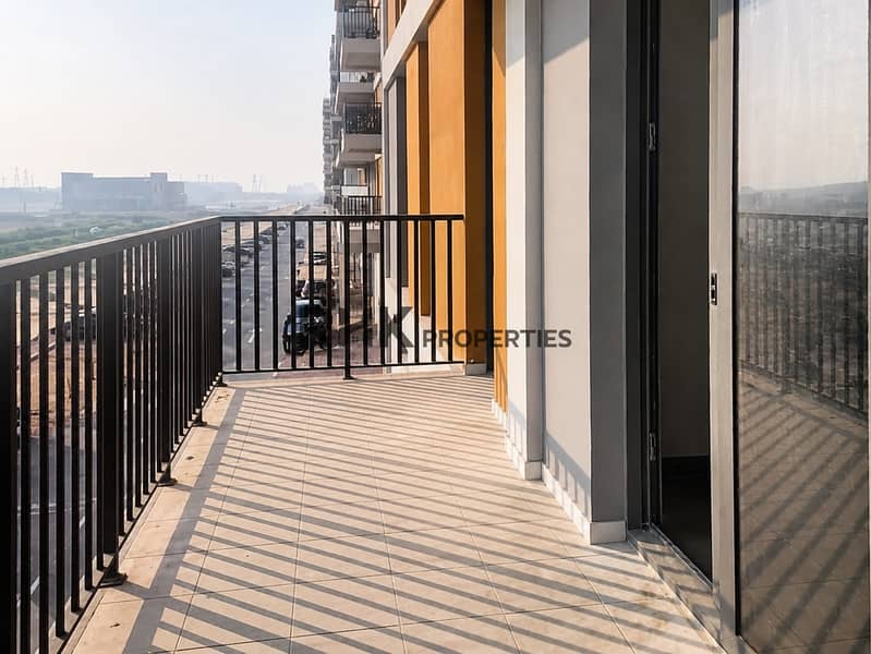 9 Large private balcony at Noor 5 Midtown overlooking Dubai Production City
