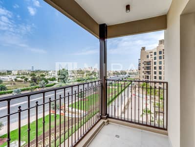 2 Bedroom Flat for Sale in Madinat Jumeirah Living, Dubai - pb21e5znj9fe372nyutgh7jw3cdbib4z