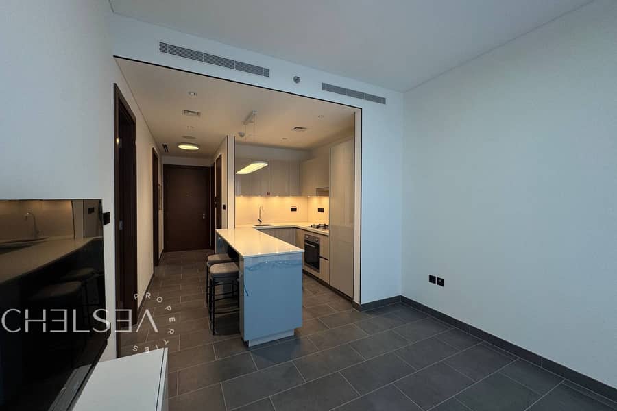 COMMUNITY VIEW | MID-FLOOR UNIT | READY TO MOVE COMMUNITY VIEW | MID-FLOOR UNIT | READY TO MOVE