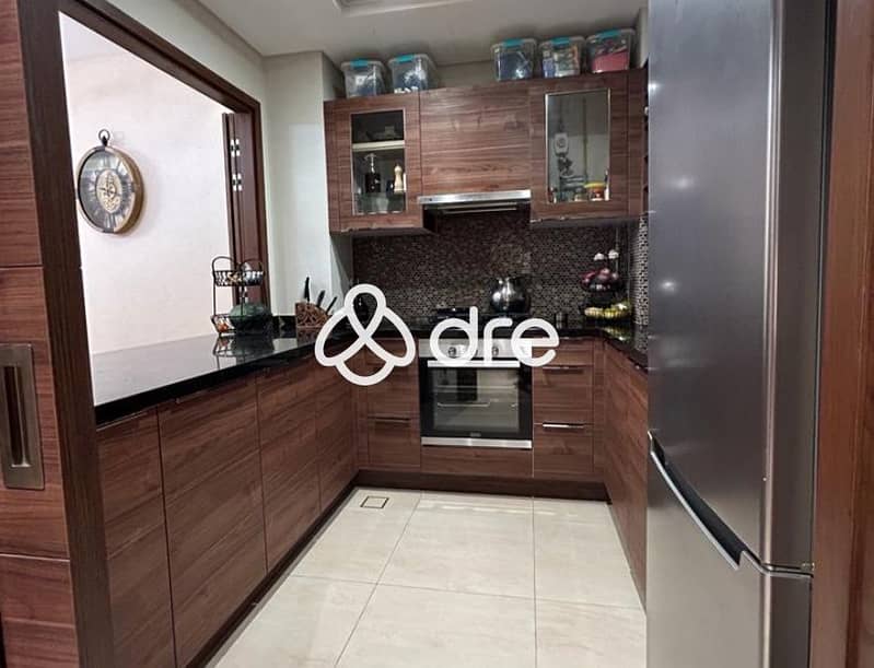 6 Kitchen. jpg