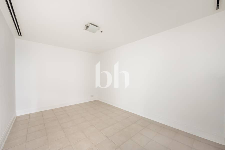 12 Image 0