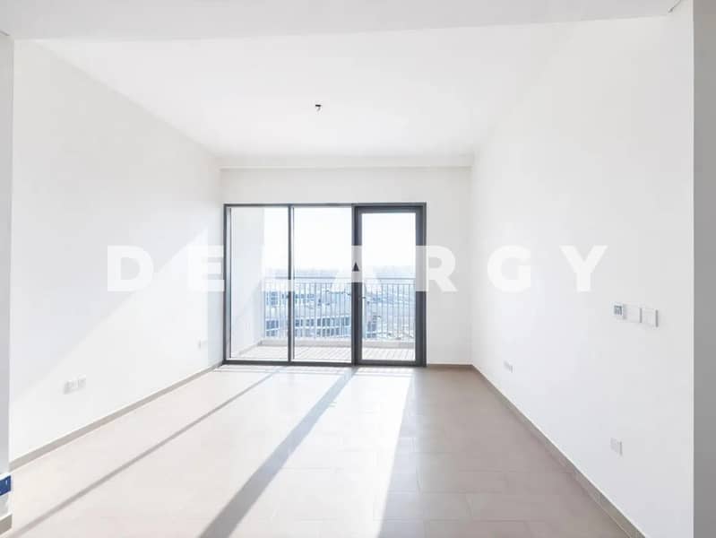 High Floor | Pool View | Multiple Cheques High Floor | Pool View | Multiple Cheques