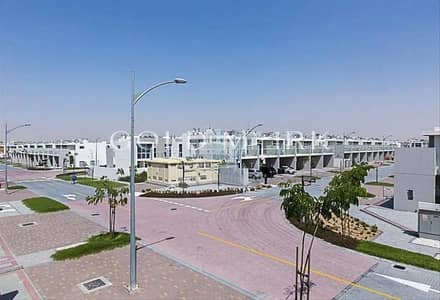 3 Bedroom Townhouse for Rent in DAMAC Hills 2 (Akoya by DAMAC), Dubai - Vacant Unit I Unfurnished I Middle Unit