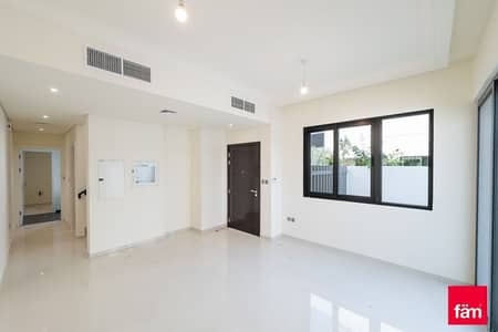 3 habitaciones Townhouse para en Venta en DAMAC Hills 2 (Akoya by DAMAC), Dubai - Casa adosada en DAMAC Hills 2 (Akoya by DAMAC),Claret, 3 dormitorios, 1650000 AED - 16196013 3 habitaciones Townhouse para en Venta en DAMAC Hills 2 (Akoya by DAMAC), Dubai - Casa adosada en DAMAC Hills 2 (Akoya by DAMAC),Claret, 3 dormitorios, 1650000 AED - 16196013