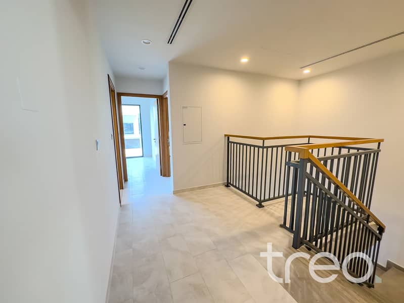 4 Hallway. jpg