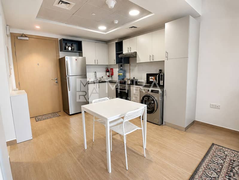 3 Kitchen area