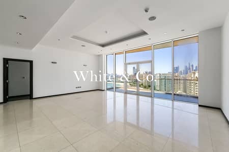 2 Bedroom Apartment for Rent in Palm Jumeirah, Dubai - Beach Access | High Flr | Separate Study