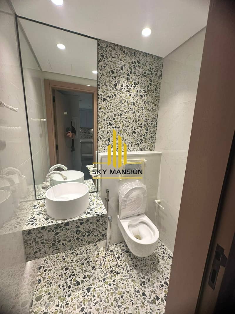 15 d0d2c104-b612-4469-adba-8ab8c409ffea. jpg