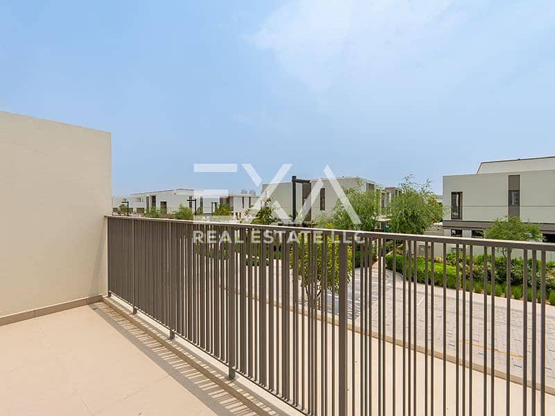 8 7. Master Bedroom Balcony 1. jpg
