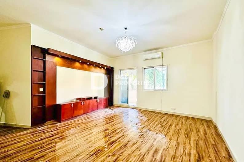 Ready to Move in | Well Maintained | Spacious Ready to Move in | Well Maintained | Spacious
