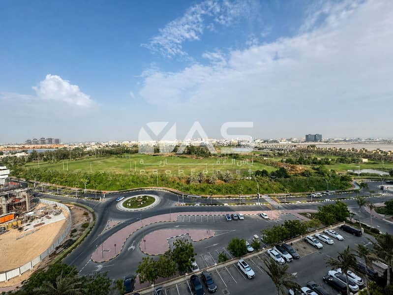 10 09-exterior-panorama-dslr. png