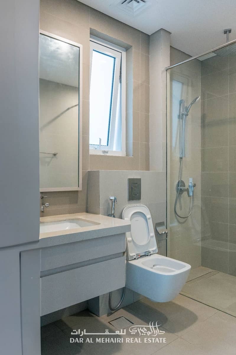 10 washroom 3. jpeg