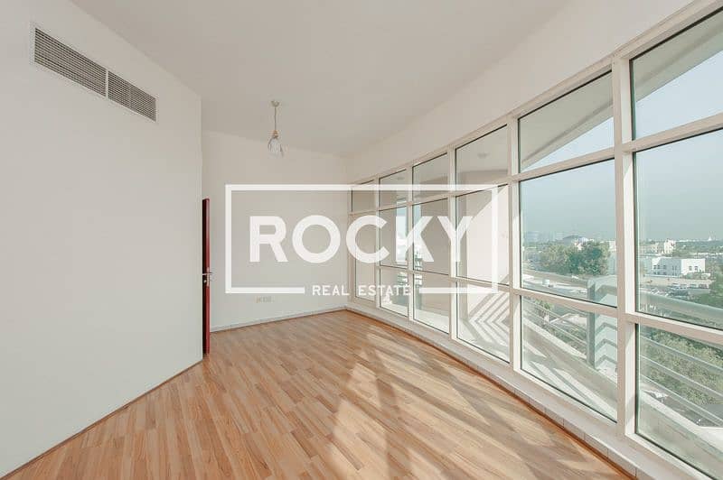 2 BurDubai_NANLootah_403-2BR-Office-WB (4 of 20). jpg