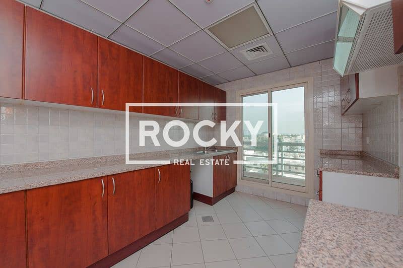 4 BurDubai_NANLootah_403-2BR-Office-WB (6 of 20). jpg